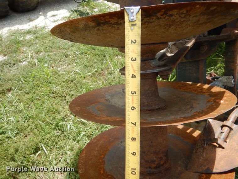 image for item DH6052 John Deere 630 double off-set disk