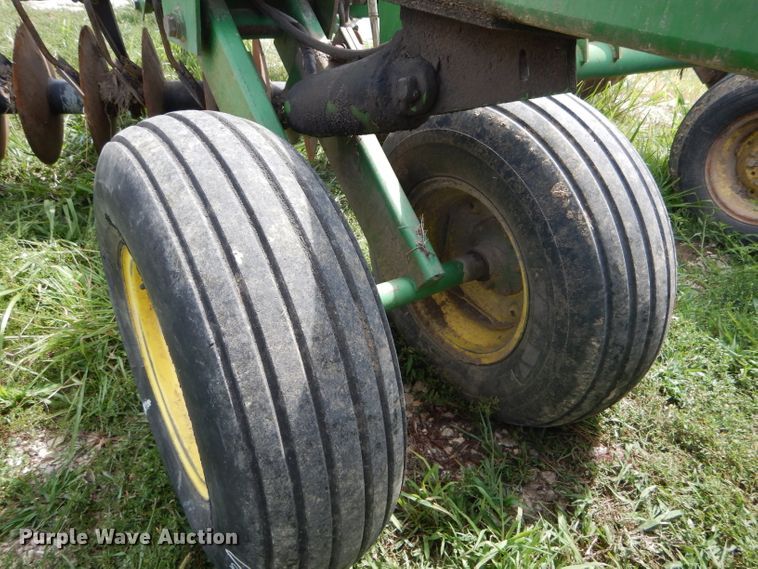 image for item DH6052 John Deere 630 double off-set disk