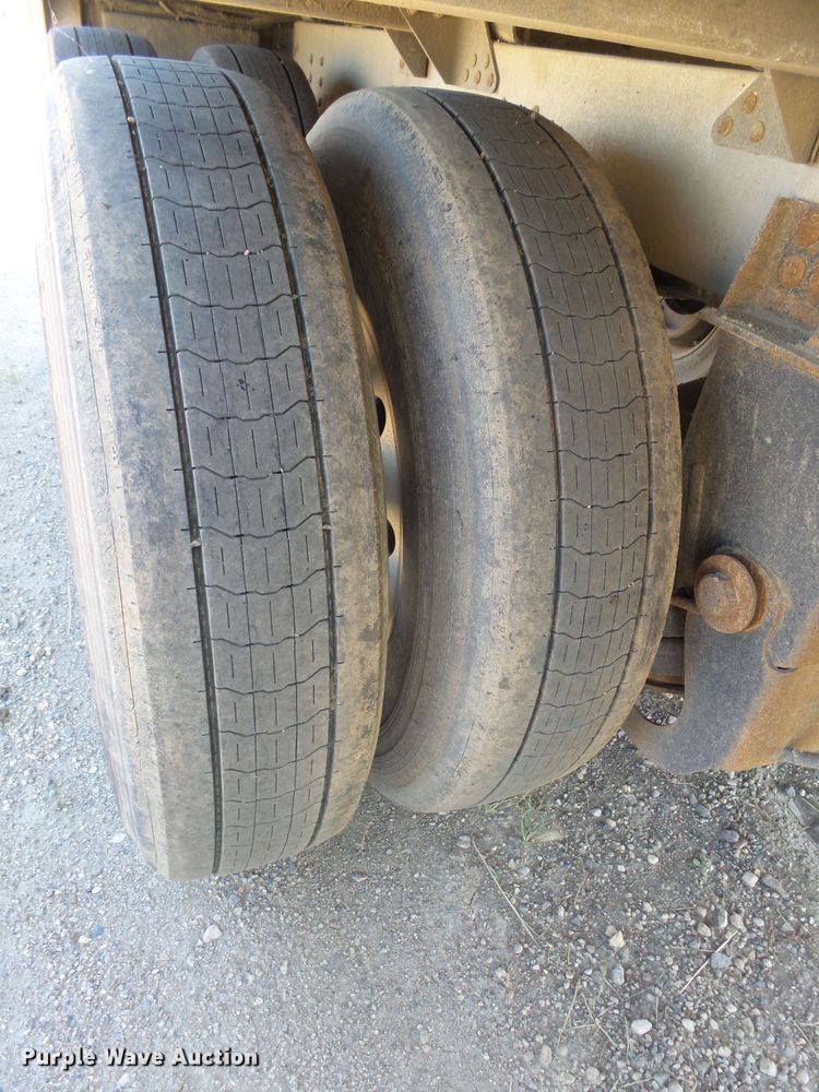 image for item EF9532 2015 Timpte Super Hopper double hopper bottom grain trailer