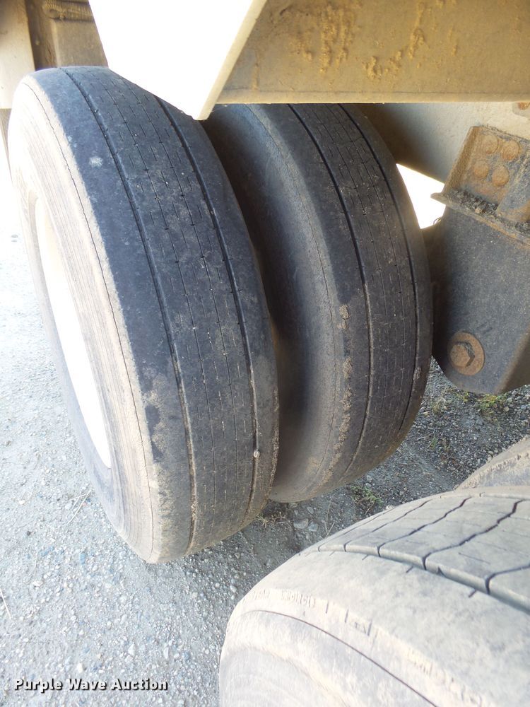 image for item EF9532 2015 Timpte Super Hopper double hopper bottom grain trailer