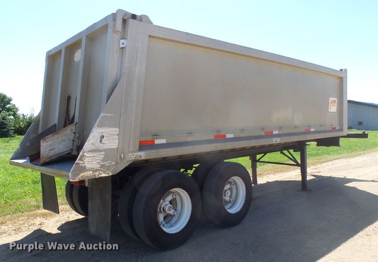 image for item EF9536 1974 Axle end dump trailer