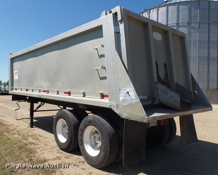 image for item EF9536 1974 Axle end dump trailer