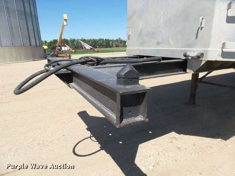 image for item EF9536 1974 Axle end dump trailer