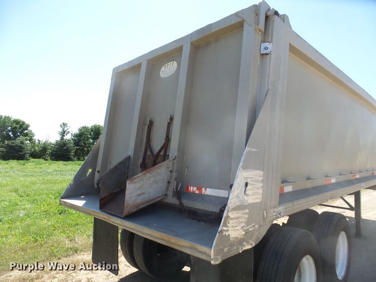 image for item EF9536 1974 Axle end dump trailer