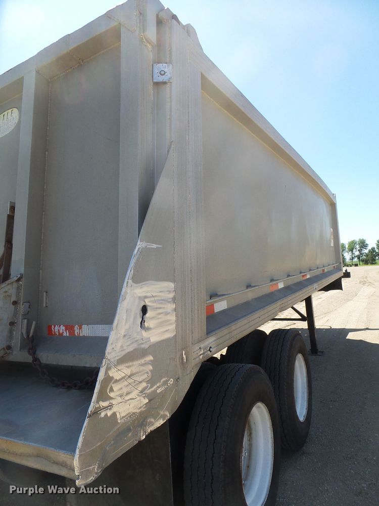 image for item EF9536 1974 Axle end dump trailer