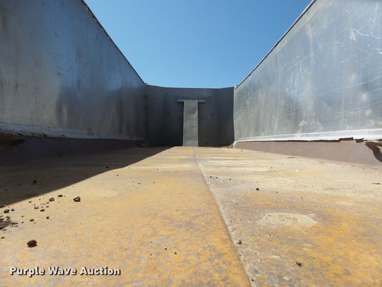 image for item EF9536 1974 Axle end dump trailer