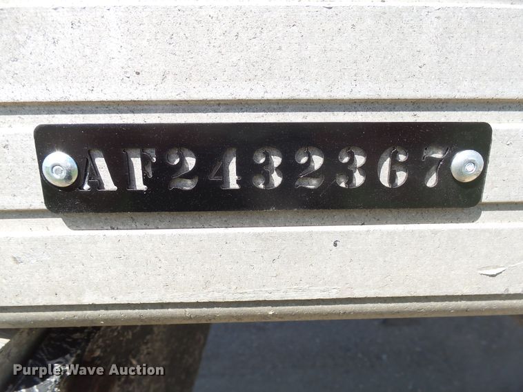 image for item EF9536 1974 Axle end dump trailer