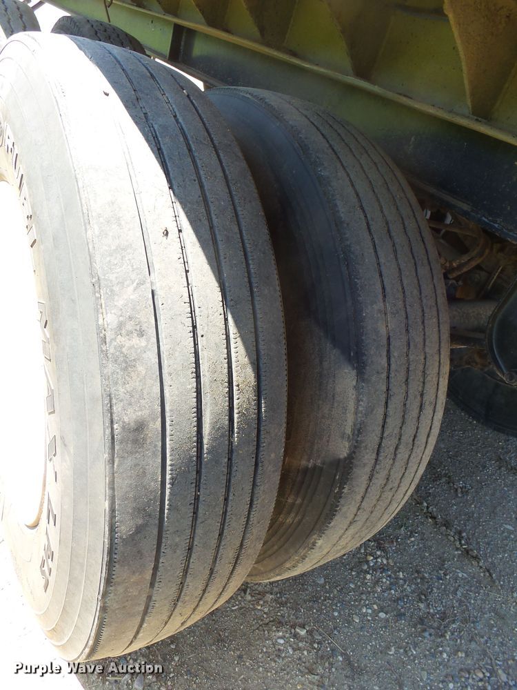 image for item EF9536 1974 Axle end dump trailer