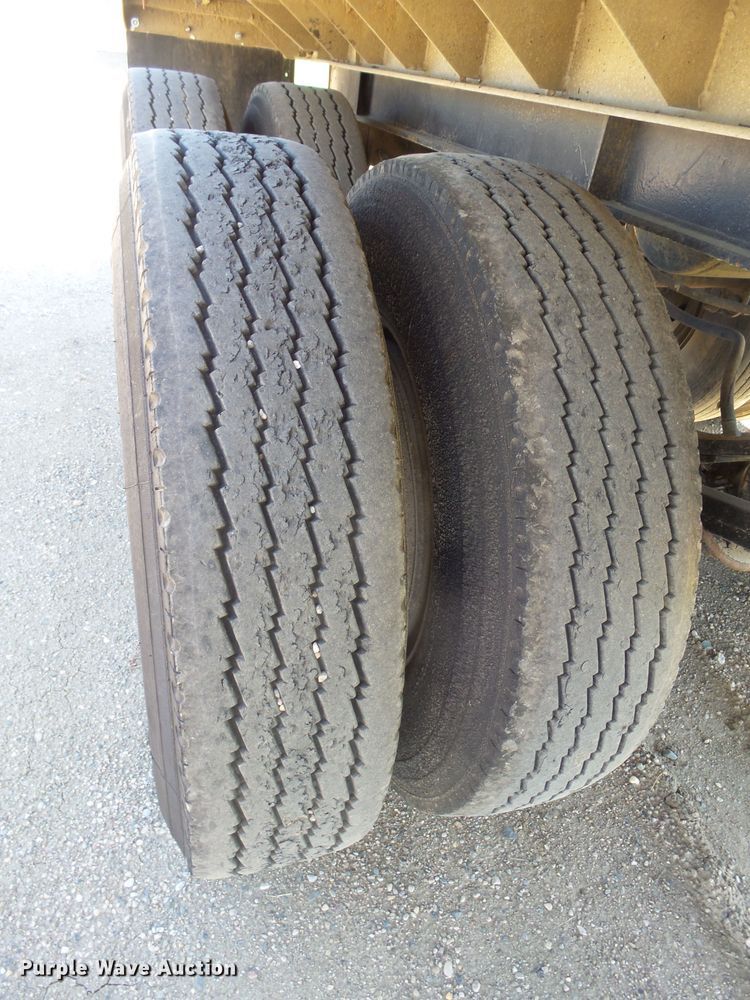 image for item EF9536 1974 Axle end dump trailer