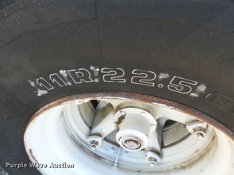 image for item EF9536 1974 Axle end dump trailer