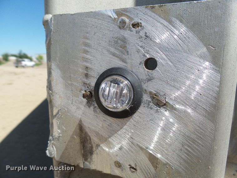 image for item EF9536 1974 Axle end dump trailer