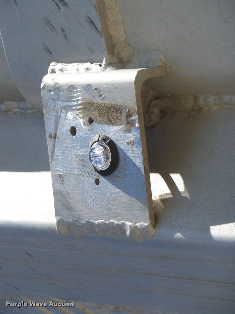 image for item EF9536 1974 Axle end dump trailer