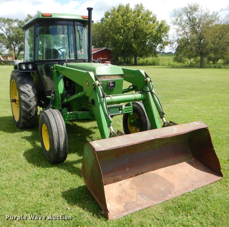 image for item FC9836 1983 John Deere 2550 tractor
