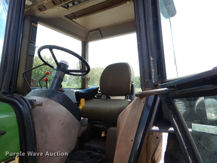 image for item FC9836 1983 John Deere 2550 tractor