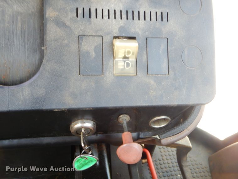 image for item FC9836 1983 John Deere 2550 tractor