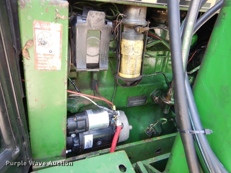 image for item FC9836 1983 John Deere 2550 tractor