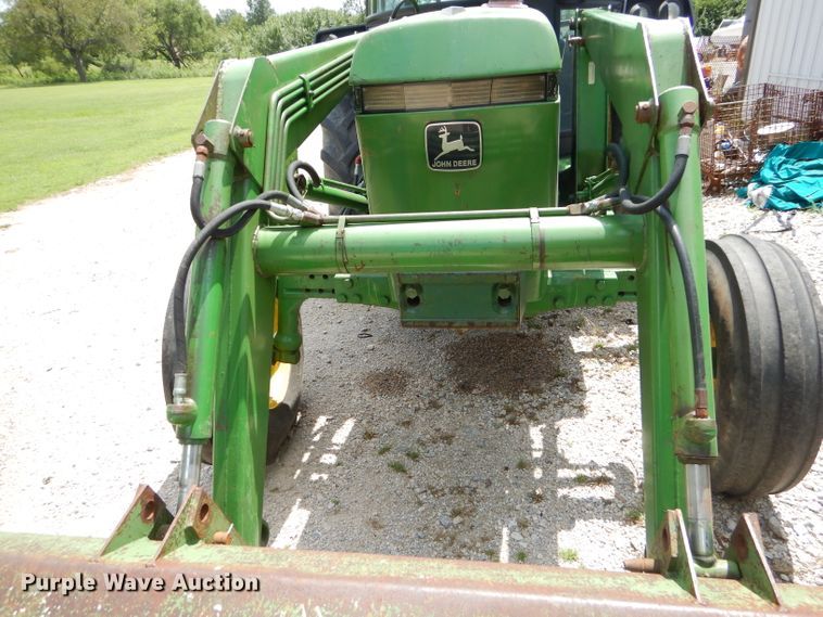 image for item FC9836 1983 John Deere 2550 tractor
