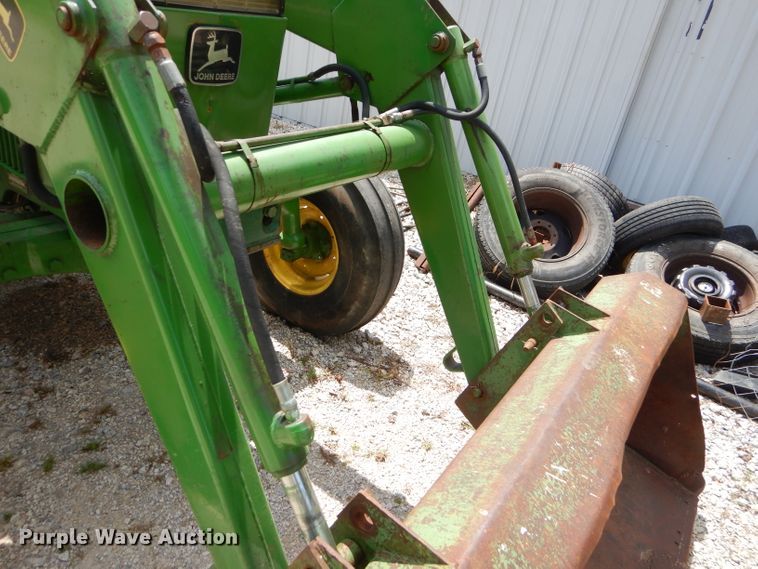image for item FC9836 1983 John Deere 2550 tractor