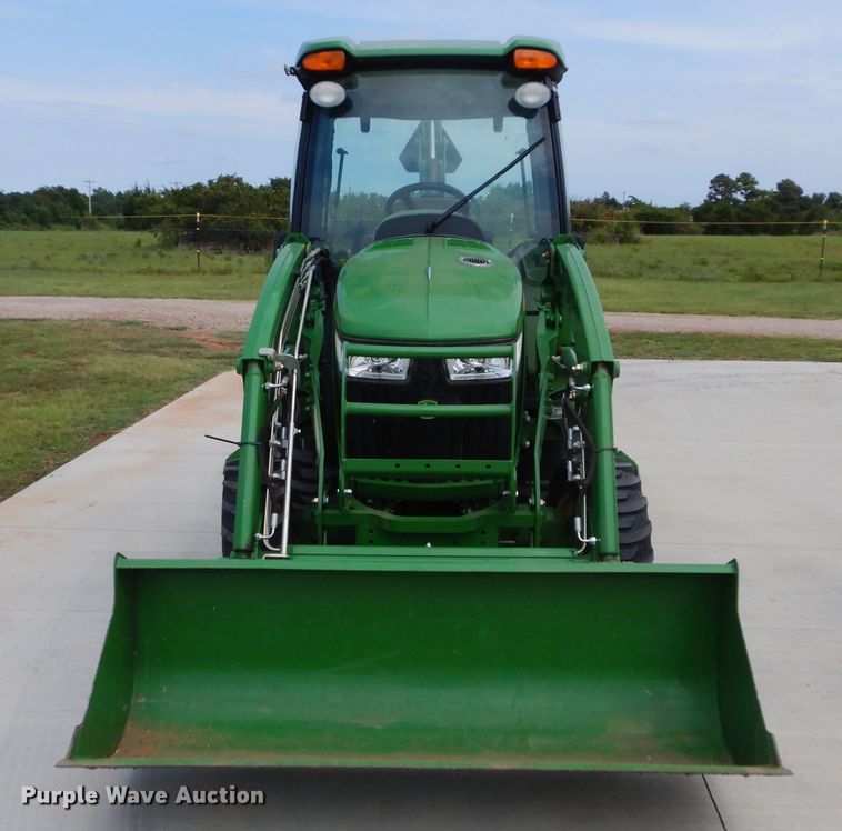 image for item FI9986 John Deere 3039R tractor