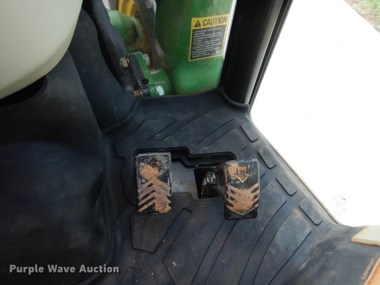 image for item FI9986 John Deere 3039R tractor