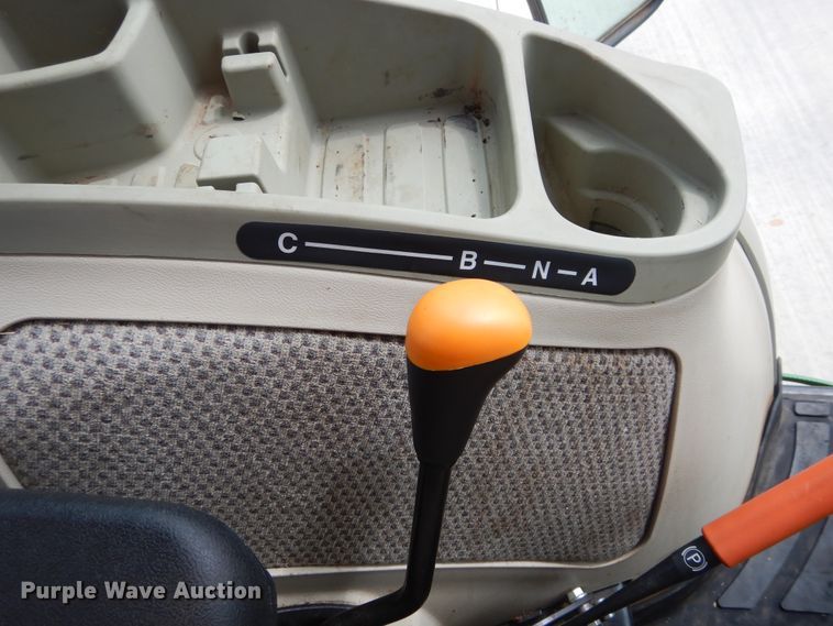 image for item FI9986 John Deere 3039R tractor