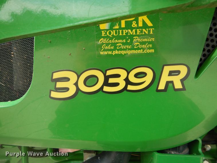 image for item FI9986 John Deere 3039R tractor