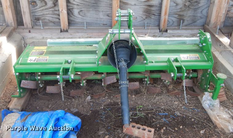 image for item FI9986 John Deere 3039R tractor