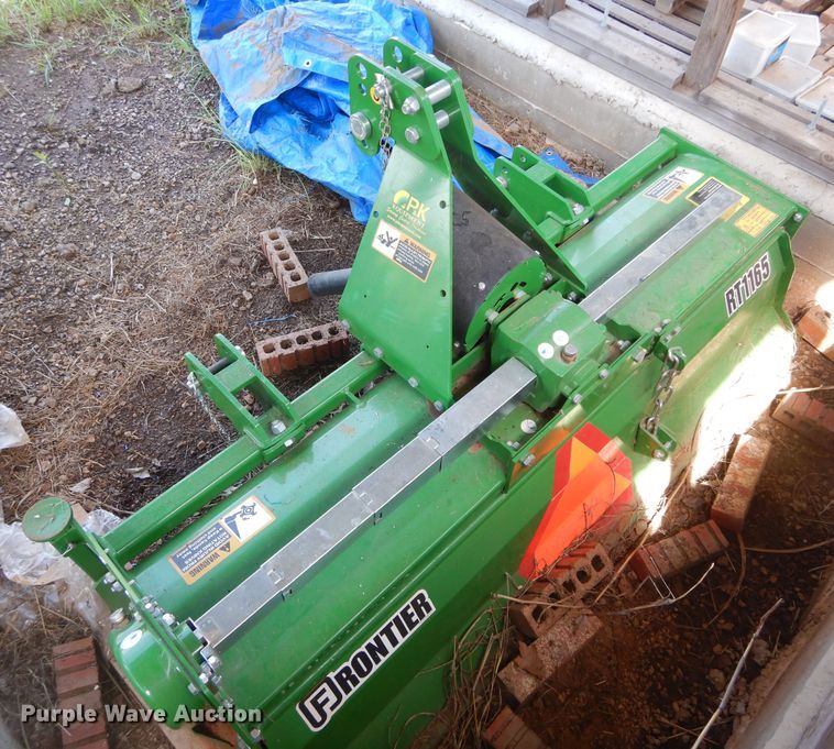 image for item FI9986 John Deere 3039R tractor