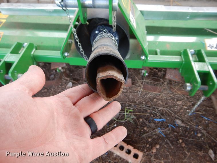 image for item FI9986 John Deere 3039R tractor