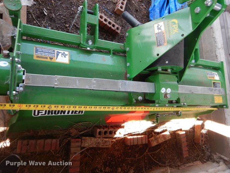 image for item FI9986 John Deere 3039R tractor