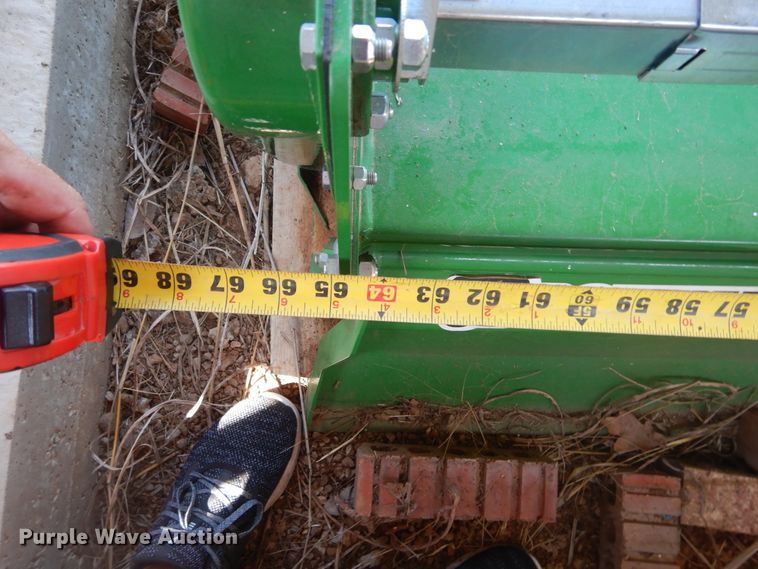 image for item FI9986 John Deere 3039R tractor