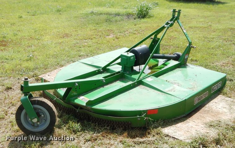 image for item FI9986 John Deere 3039R tractor