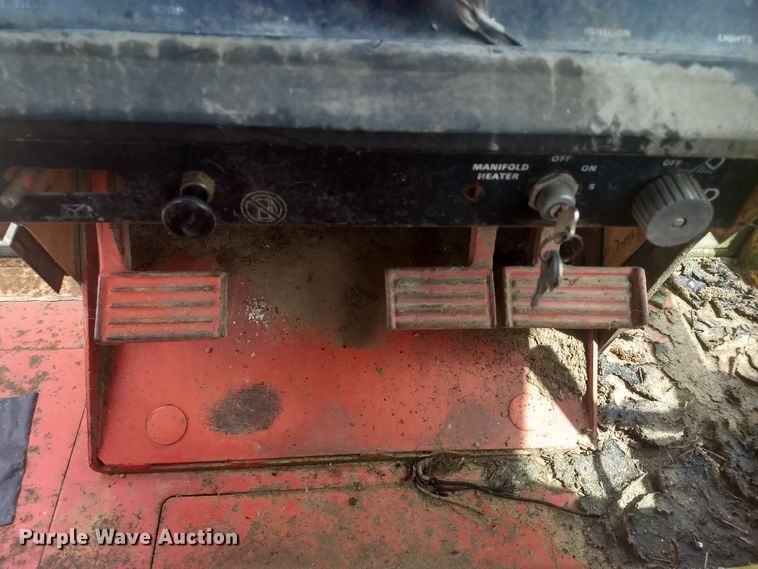 image for item FI9997 Case 1170 Agri-King tractor