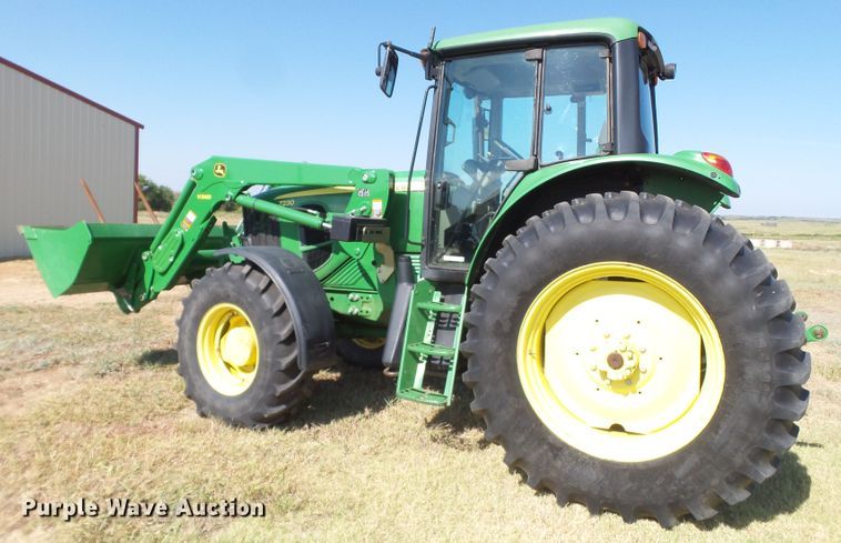 image for item FL9329 2010 John Deere 7230 MFWD tractor