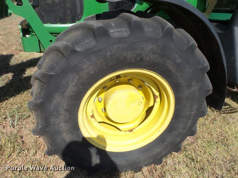 image for item FL9329 2010 John Deere 7230 MFWD tractor