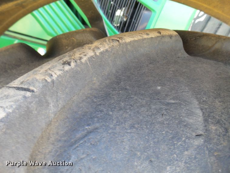 image for item FL9329 2010 John Deere 7230 MFWD tractor