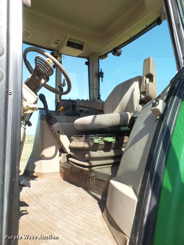 image for item FL9329 2010 John Deere 7230 MFWD tractor