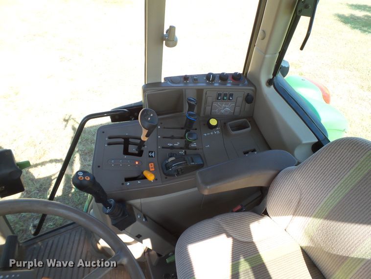 image for item FL9329 2010 John Deere 7230 MFWD tractor