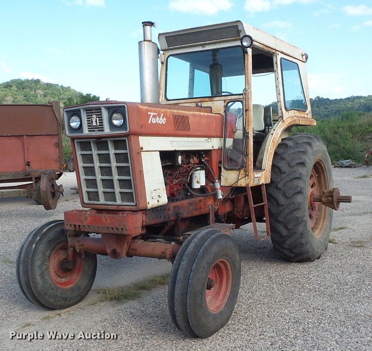 image for item FU9360 International 1466 tractor