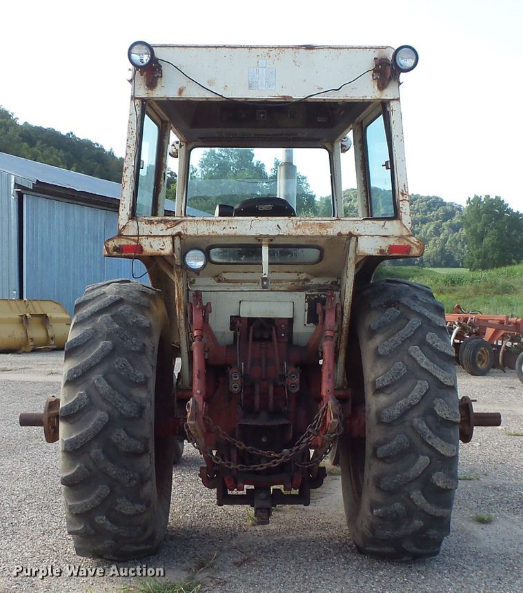 image for item FU9360 International 1466 tractor