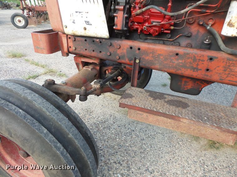 image for item FU9360 International 1466 tractor