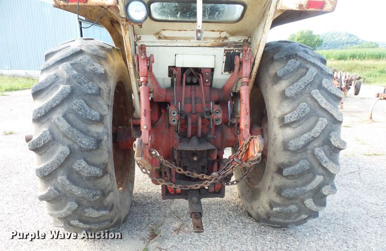 image for item FU9360 International 1466 tractor