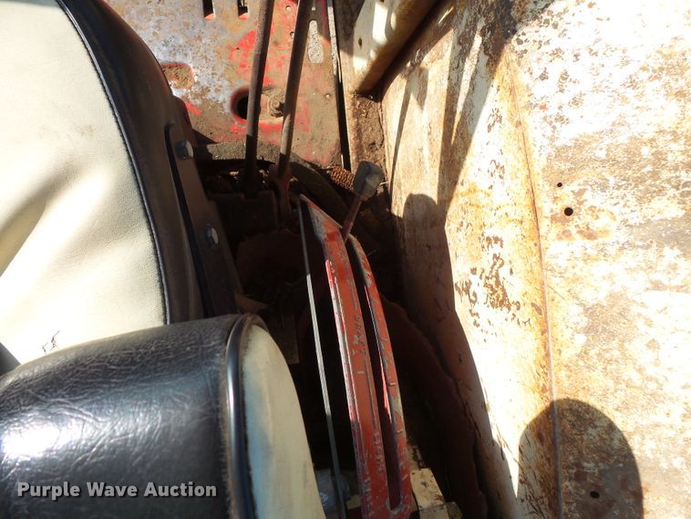 image for item FU9360 International 1466 tractor