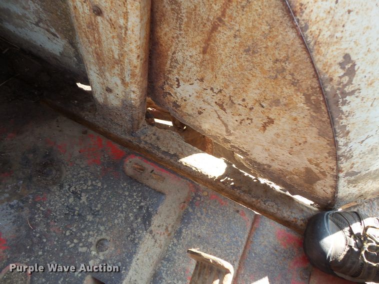 image for item FU9360 International 1466 tractor