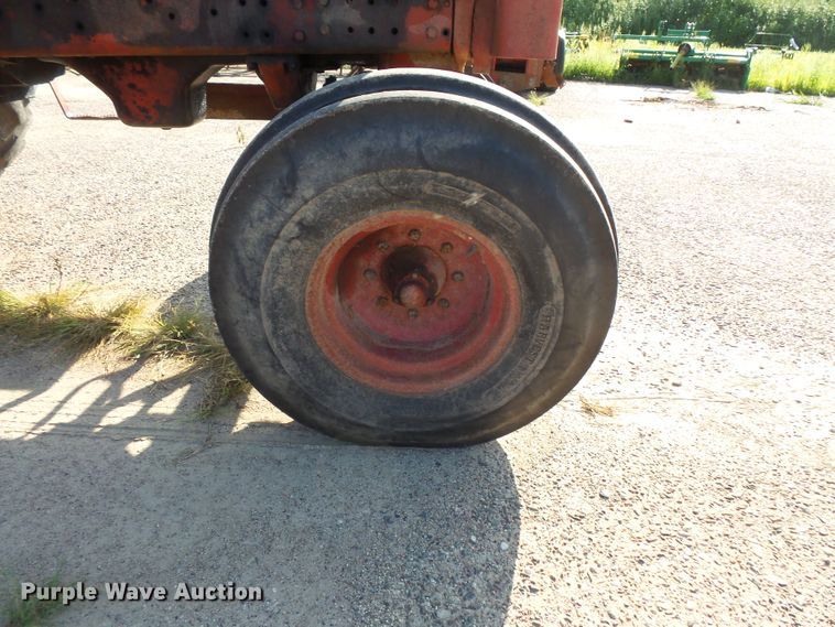 image for item FU9360 International 1466 tractor