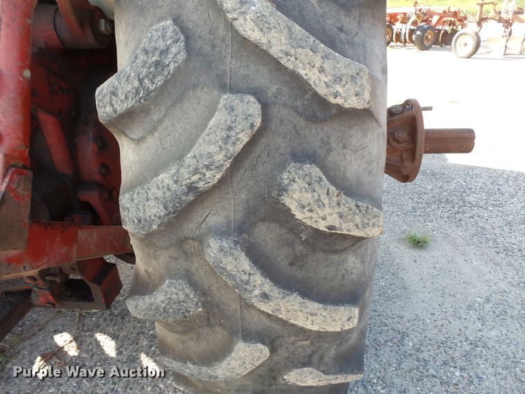 image for item FU9360 International 1466 tractor