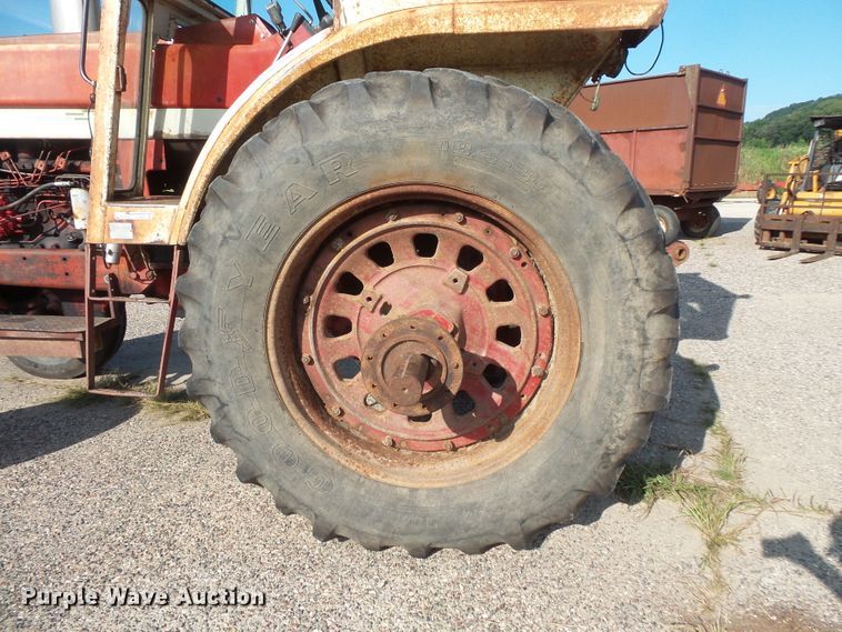 image for item FU9360 International 1466 tractor