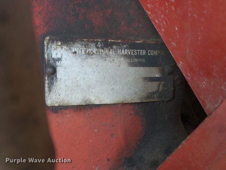 image for item FU9360 International 1466 tractor