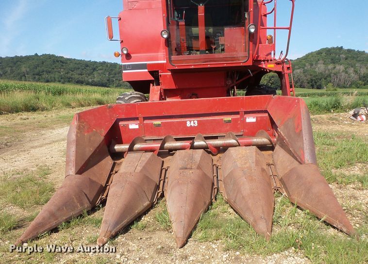 image for item FU9361 1979 International 1440 combine