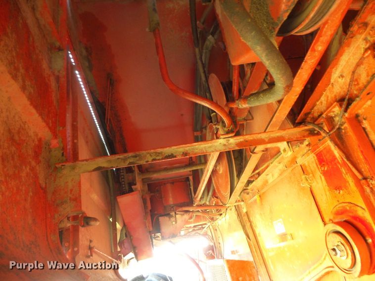 image for item FU9361 1979 International 1440 combine